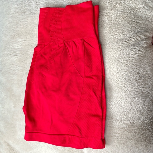 women’s sports/gym shorts - Picture 4 of 5